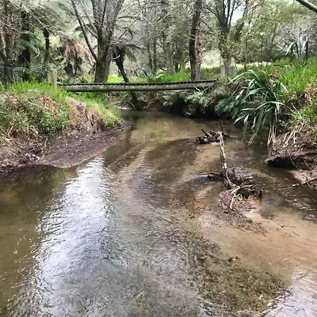 Paradise Valley Getaway - Farm Cottage With Stream